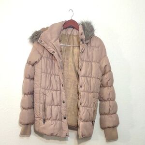 SLIGHTLY USED KENNETH COLE REACTION SIZE L TAN PUFFER JACKET FAUX FUR HOOD